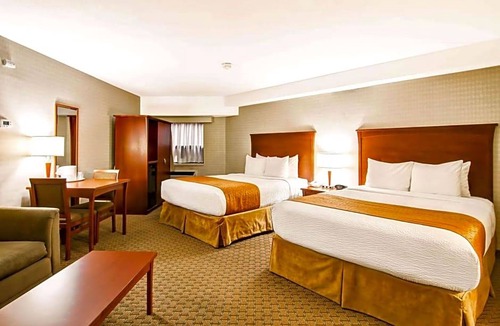 Rosemount Hotel | 2-Star Hotel ∙ Quality Inn - Kitchener