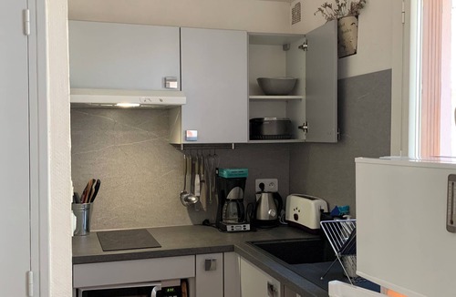 Amelie-les-Bains-Palalda Apartment | 2-star studio, 5 minutes' walk from the town center and thermal baths