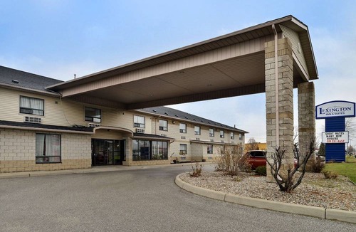 Windsor Hotel | 2-Star Hotel ∙ Lexington Inn & Suites-Windsor