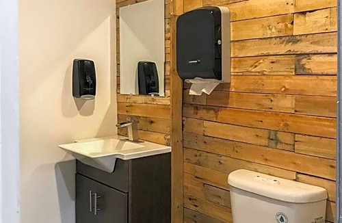Northwest Raleigh Hotel | 2-Star Hotel ∙ Days Inn by Wyndham Raleigh Glenwood-Crabtree