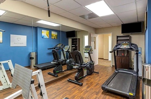 Southeast Raleigh Hotel | 2-Star Hotel ∙ Comfort Suites Raleigh Walnut Creek
