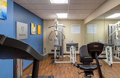 Southeast Raleigh Hotel | 2-Star Hotel ∙ Comfort Suites Raleigh Walnut Creek