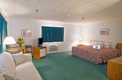 Torrington Hotel | 2-Star Hotel ∙ Americas Best Value Inn Torrington