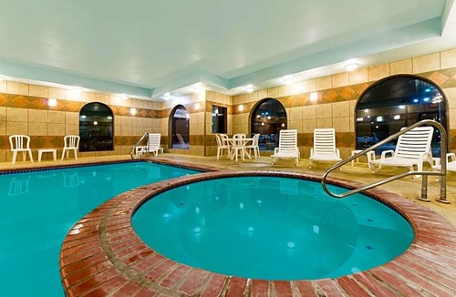 Perryton Hotel | 2-Star Hotel ∙ Baymont by Wyndham Perryton