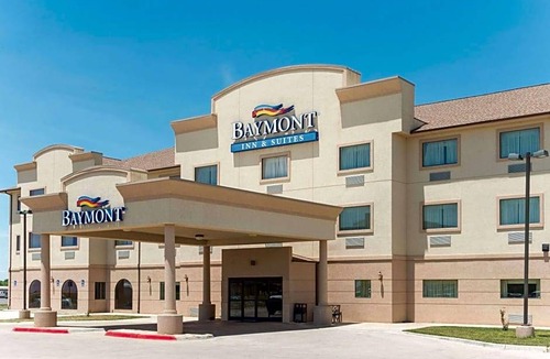Perryton Hotel | 2-Star Hotel ∙ Baymont by Wyndham Perryton