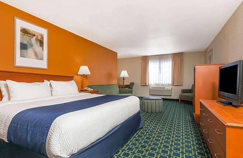 Southside Hotel | 2-Star Hotel ∙ Baymont by Wyndham Santa Fe