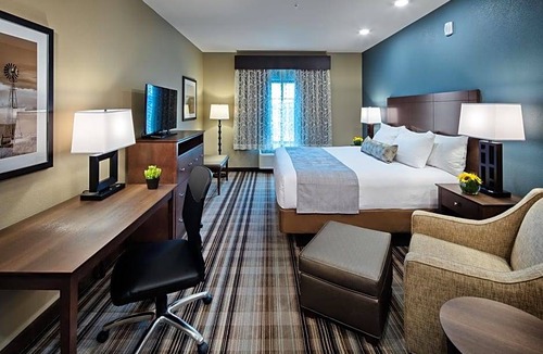 Fort Morgan Hotel | 2-Star Hotel ∙ Best Western Plus Overland Inn
