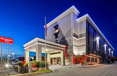 Greenville - Spartanburg Hotel | 2-Star Hotel ∙ Best Western Plus Greenville I-385 Inn & Suites