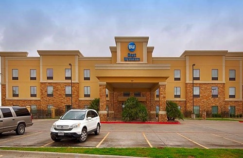 Bastrop Hotel | 2-Star Hotel ∙ Best Western Bastrop Pines Inn