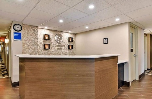 Windsor Hotel | 2-Star Hotel ∙ Comfort Inn Windsor