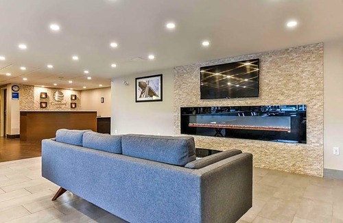 Windsor Hotel | 2-Star Hotel ∙ Comfort Inn Windsor