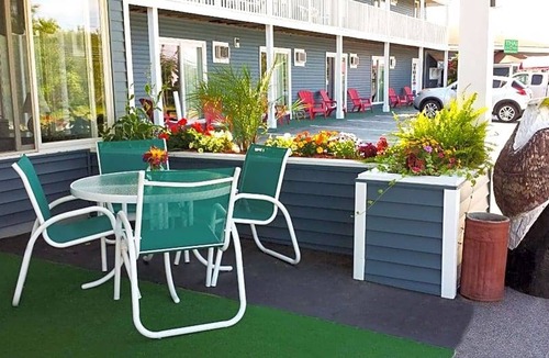 Ellsworth Hotel | 2-Star Hotel ∙ Colonial Inn Ellsworth