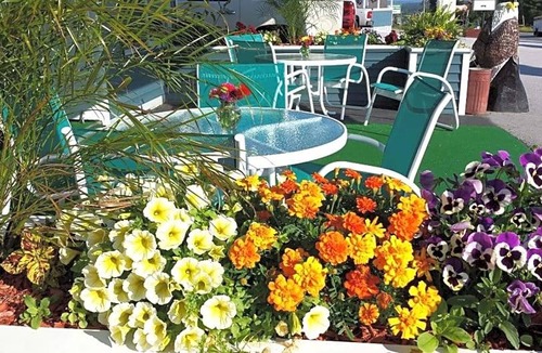 Ellsworth Hotel | 2-Star Hotel ∙ Colonial Inn Ellsworth