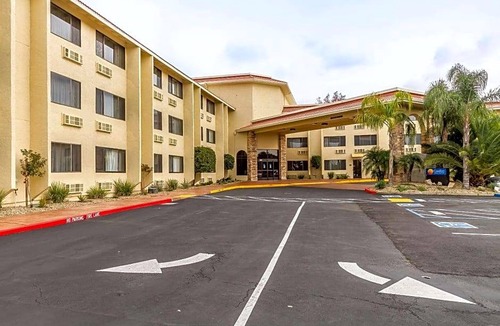 Rocklin Hotel | 2-Star Hotel ∙ Comfort Inn & Suites Rocklin