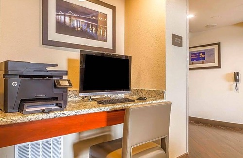 Rocklin Hotel | 2-Star Hotel ∙ Comfort Inn & Suites Rocklin
