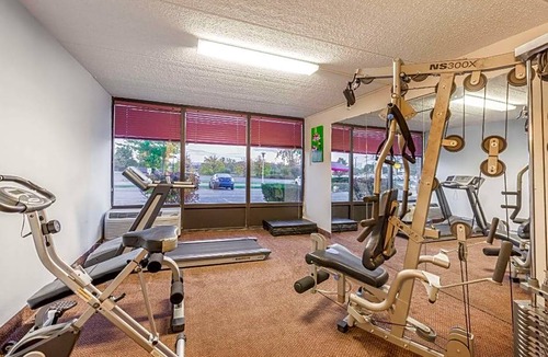 Syracuse Hotel | 2-Star Hotel ∙ Days Inn by Wyndham Syracuse