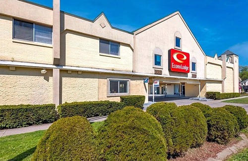 Cortland Hotel | 2-Star Hotel ∙ Econo Lodge Cortland