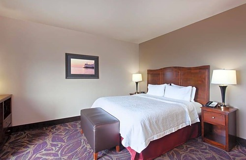 Port Gardner Hotel | 2-Star Hotel ∙ Hampton Inn Seattle/Everett Downtown