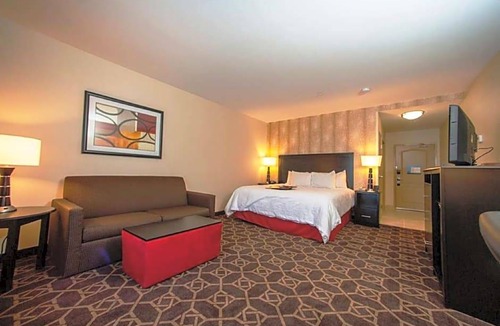 Fort Morgan Hotel | 2-Star Hotel ∙ Hampton Inn Fort Morgan