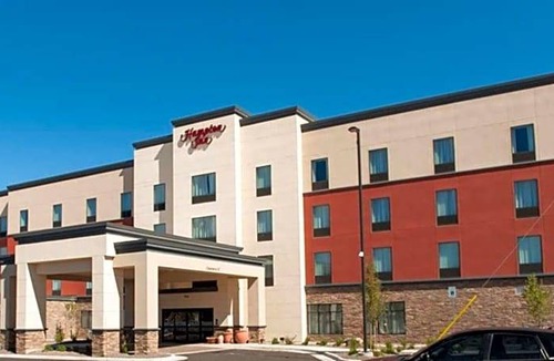 Fort Morgan Hotel | 2-Star Hotel ∙ Hampton Inn Fort Morgan
