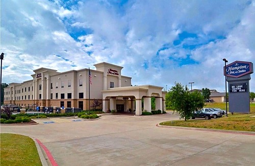 Nacogdoches Hotel | 2-Star Hotel ∙ Hampton Inn & Suites Nacogdoches