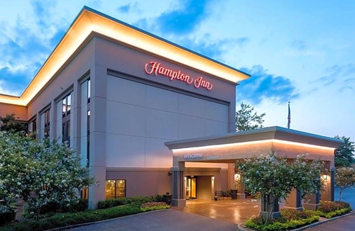 Ellendale Hotel | 2-Star Hotel ∙ Hampton Inn Memphis-Walnut Grove/Baptist East