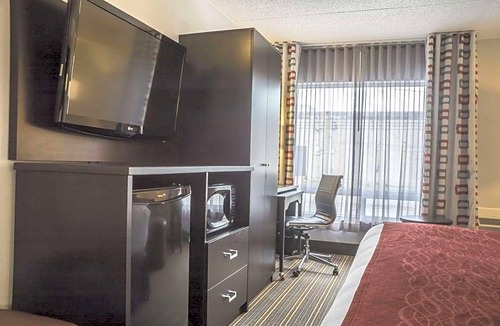 Leamington Hotel | 2-Star Hotel ∙ Quality Inn Leamington