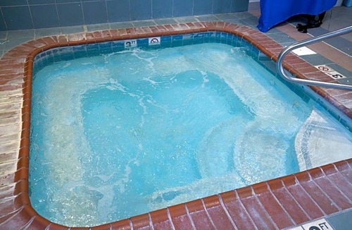 Seymour Hotel | 2-Star Hotel ∙ Quality Inn Seymour I-65