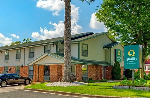 Lee Hotel | 2-Star Hotel ∙ Quality Inn