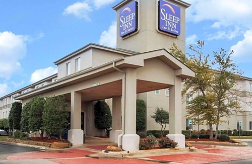 Edmond Hotel | 2-Star Hotel ∙ Sleep Inn & Suites Edmond near University