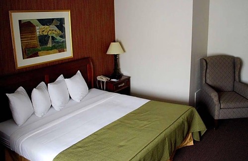 Watertown Hotel | 2-Star Hotel ∙ Travelodge by Wyndham Watertown