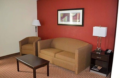 Mechanicsburg Hotel | 2-Star Hotel ∙ Holiday Inn Express Harrisburg SW - Mechanicsburg, an IHG Hotel