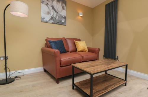 Langtoft House | 2 Staveley Cottages