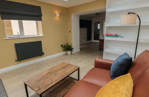 Langtoft House | 2 Staveley Cottages