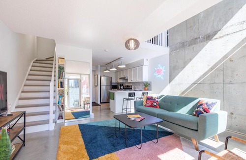 King West Village Apartment | 2 Storey Creative Downtown West Loft