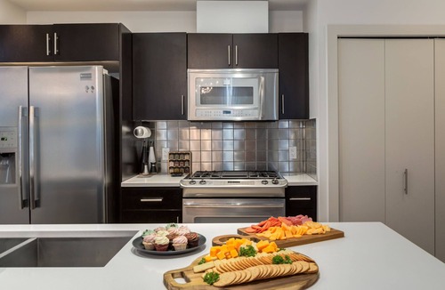 Beltline Apartment | 2-Storey PH Pano Views+2 Terraces|Parking|Soaker Tub