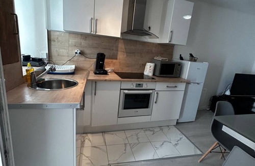 Puisserguier House | 2-storey village house in a pedestrian cul-de-sac