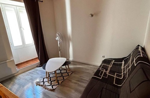 Puisserguier House | 2-storey village house in a pedestrian cul-de-sac