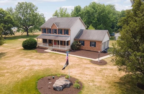 Hagerstown House | 2 Storie, Hot Tub, Open Area
