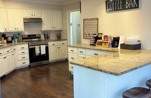 Edmond House | 2-Story Central Edmond Home - 4 bed 2.5 bath