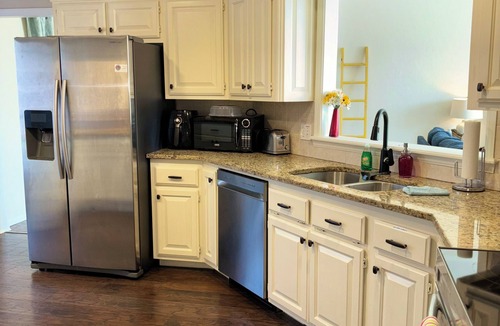 Edmond House | 2-Story Central Edmond Home - 4 bed 2.5 bath