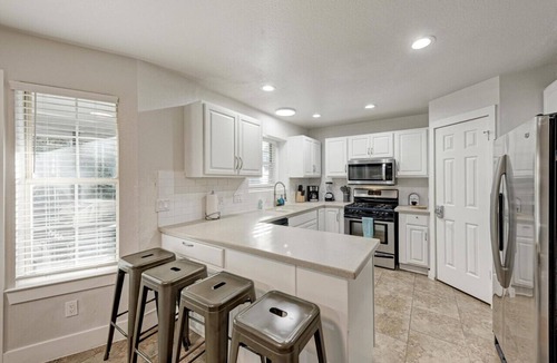 Round Rock House | 2 Story Home in Round Rock Sleeps 16 Guests