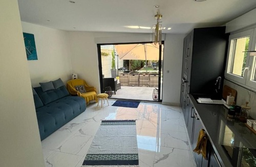 Villejuif Cabin | 2 Studios Côte à Côte Luxueux