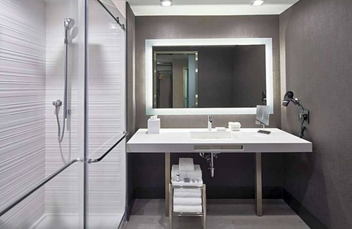Durham Hotel | 2 Stylish Durham Escape Steps from Duke Gardens, DPAC, and Downtown Dining