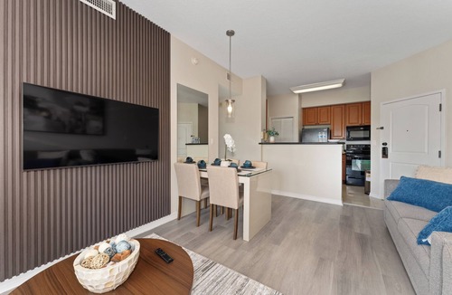 Florida Center Apartment | 2 Suites, Sleep 6, Kitchen, Near Epic Univ