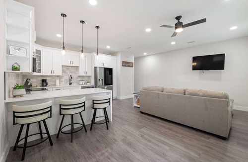 Brooksville House | #2 The beautiful Lemon House by Joyful