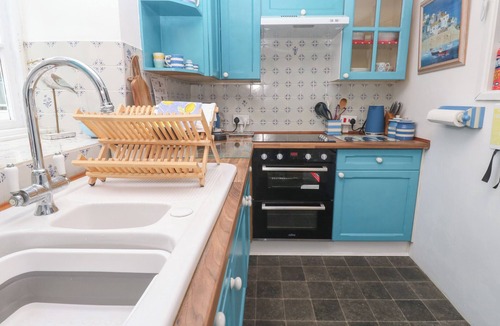 Ludgvan Cottage | 2 THE COTTAGES, with open fire in Ludgvan