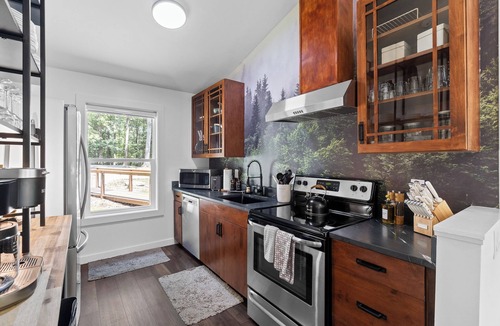 Sewanee Cabin | 2 Tiny Homes, 2 Hot Tubs, 2 Saunas, Sleeps 12!