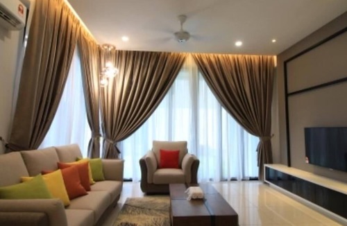 Seri Kembangan Apartment | #2 Tropical Evilla Executive Suite