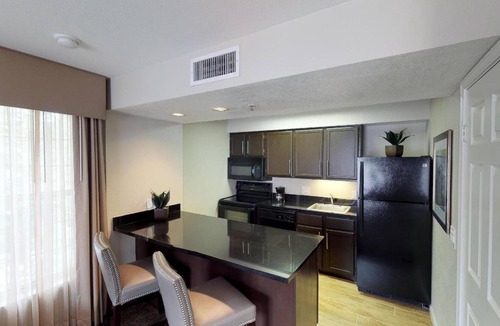 Brea Hotel | 2 Units: 1BR Suite w/Full Kitchen & Outdoor Pool | 2.8 Mi to Nixon Library